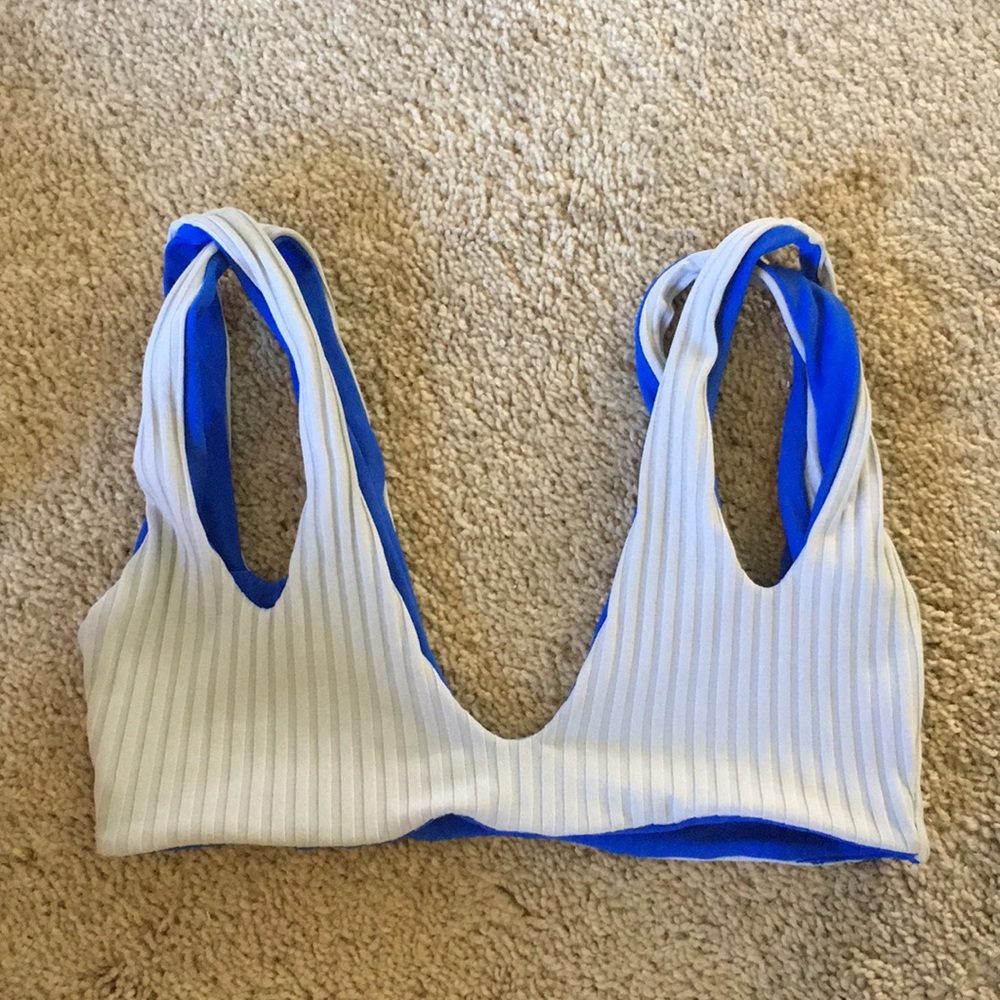 Reversible bikini top
